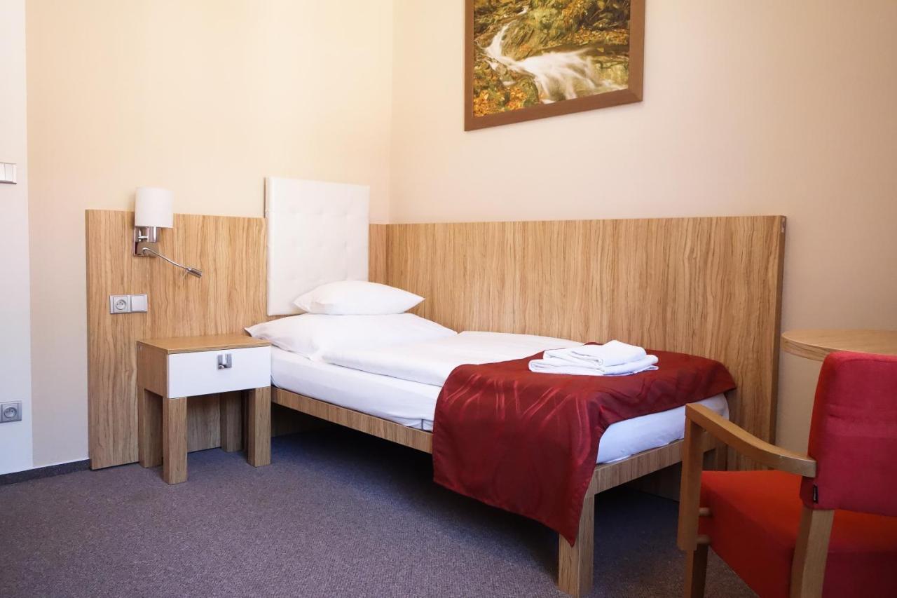 Hotel Astoria Jáchymov Esterno foto