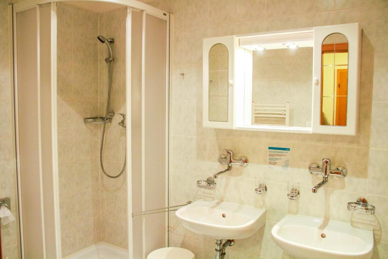 Hotel Astoria Jáchymov Esterno foto