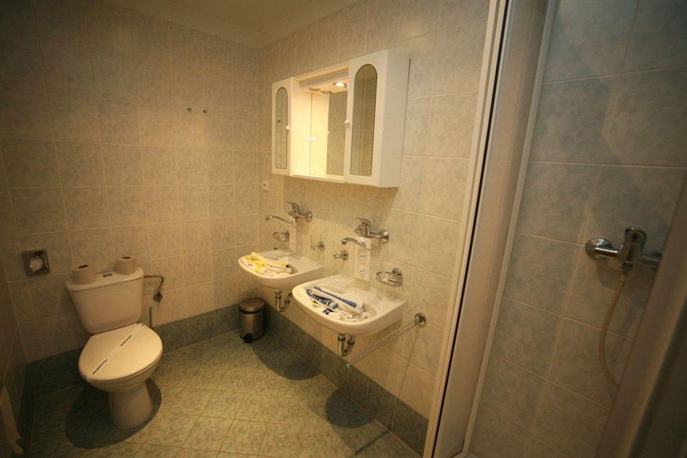 Hotel Astoria Jáchymov Esterno foto