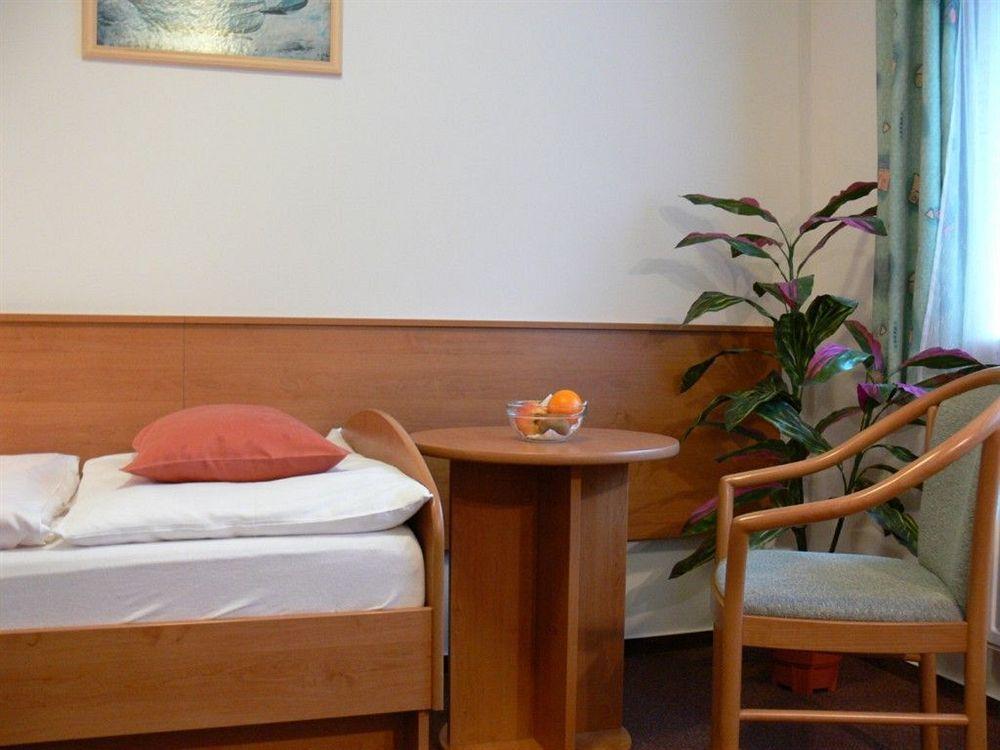 Hotel Astoria Jáchymov Esterno foto